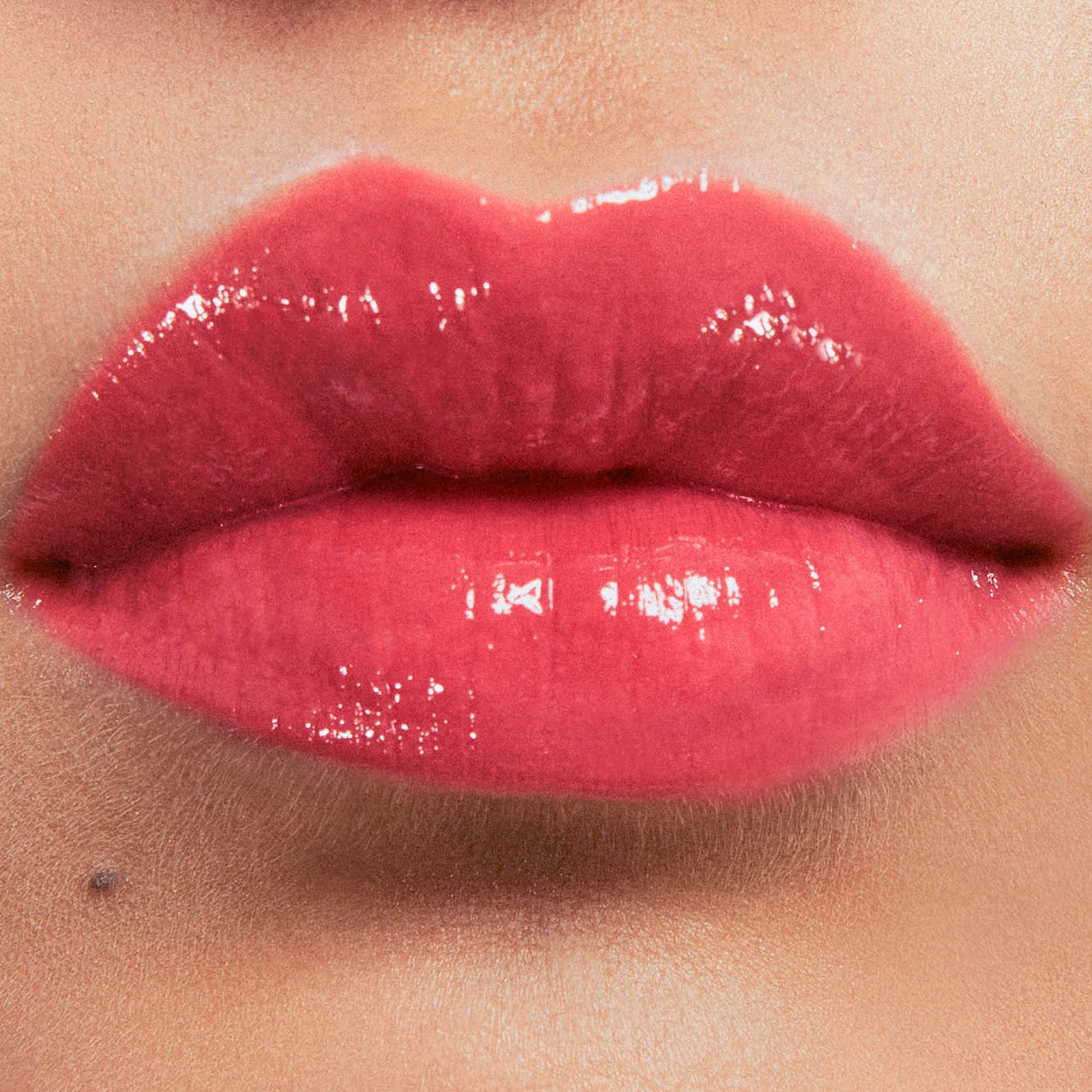 LOVESHINE EL NUEVO LABIAL DE ALTO BRILLO (LABIAL EN BARRA CON EFECTO BRILLOSO)